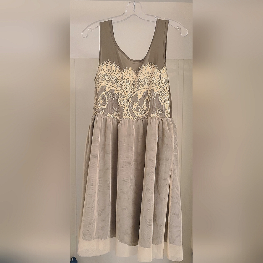 A Revé Dress L